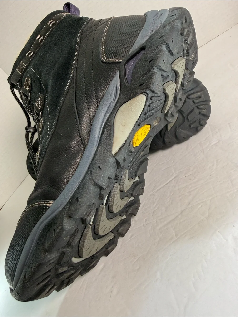 Ahnu Women’s Black Lace-Up Insulated Outdoor Hiking Boots Sz 8